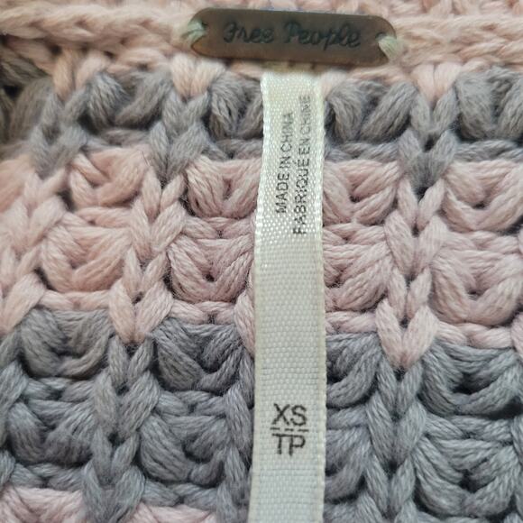 Free People Size XS At The Beach Sweater Pink Striped Chunky Pullover Casual - Picture 11 of 13